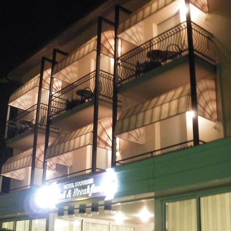צ'סנטיקו B&B Hotel Souvenir מראה חיצוני תמונה
