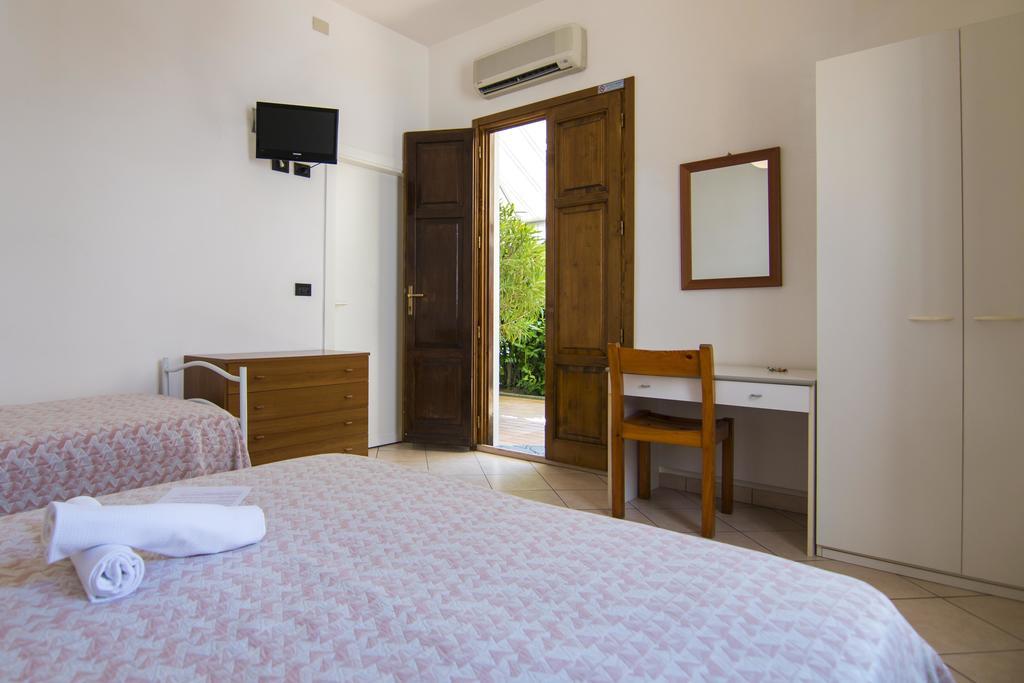 צ'סנטיקו B&B Hotel Souvenir חדר תמונה