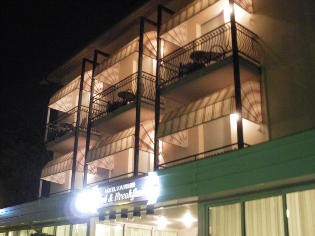 צ'סנטיקו B&B Hotel Souvenir מראה חיצוני תמונה
